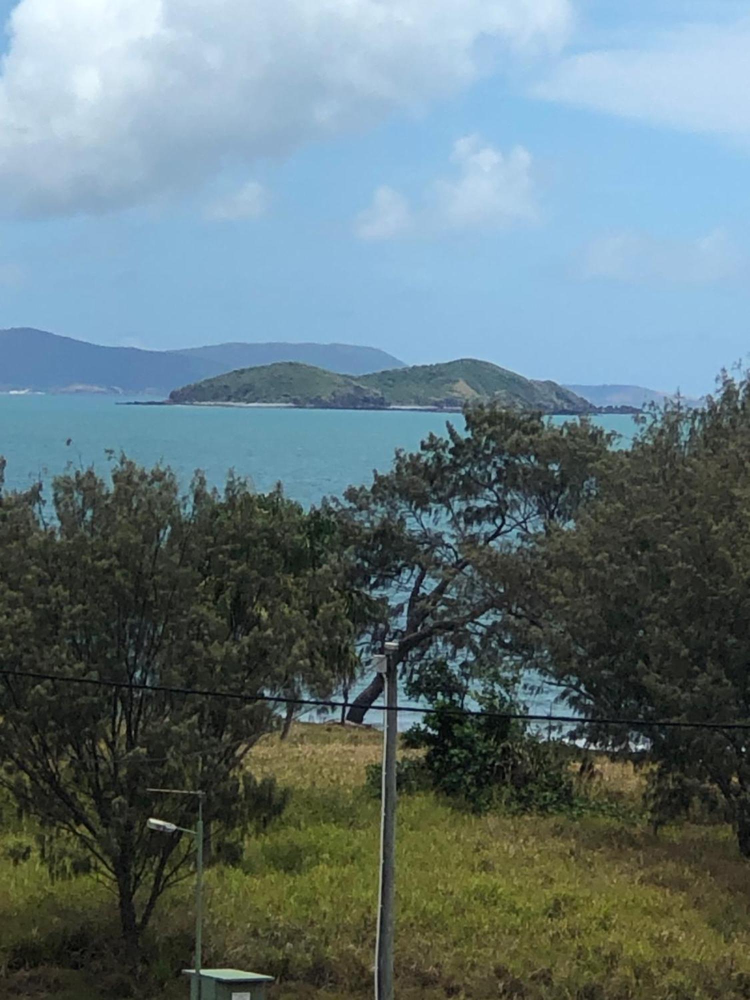 Вілла Rocky Retreat At Emu Park Екстер'єр фото